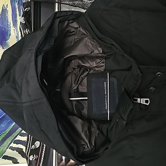 Tommy Hilfiger Hooded Puffer Down Parka Jacket Size M - Picture 2 of 4